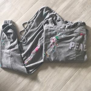 Chaser medium sweatsuit- peace love